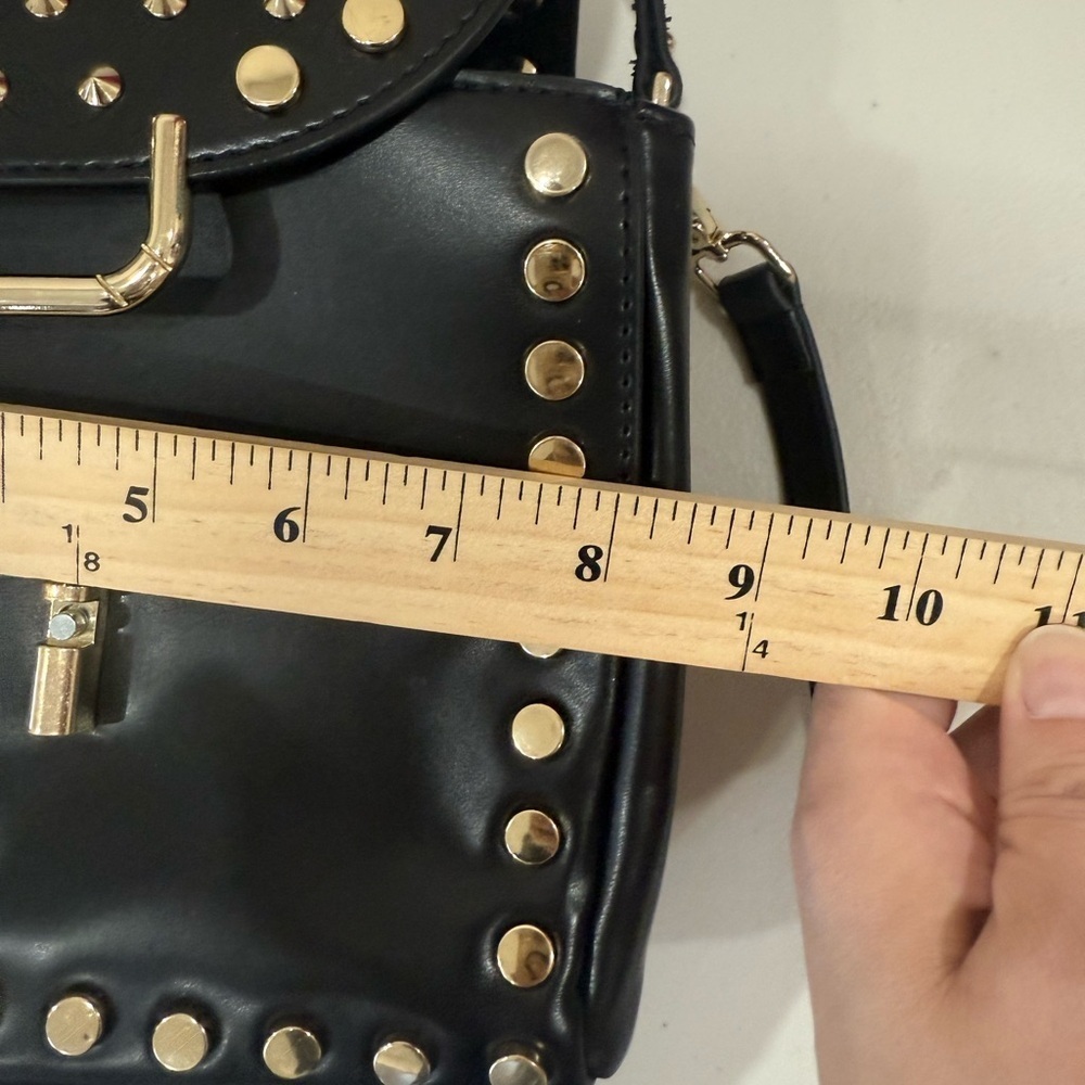 Zara Faux leather crossbody bag with removable strap The magnet came off Photo - Picture 7 of 9